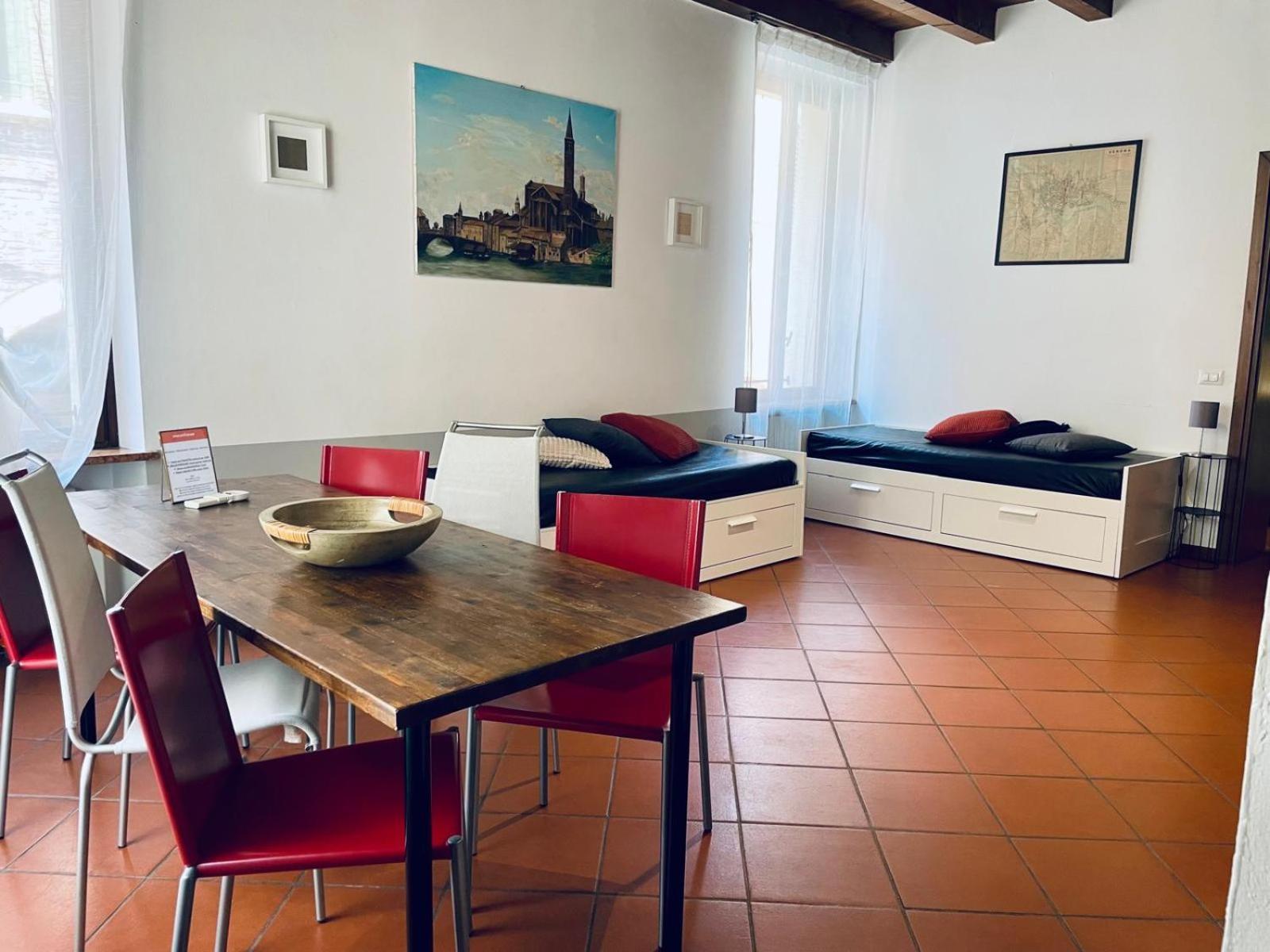Sottoriva 12 City Center Large Apartment Verona
